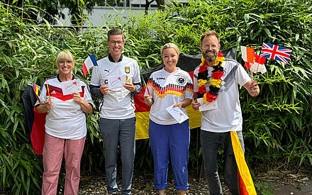 Auf dem Foto v. l. n. r.: M. Pieper, A. Bretzke (der den Preis stellvertretend für seinen Bruder entgegennimmt, was fürs Bild aber nicht entscheidend ist, da beide Zwillingsbrüder sind), C. Millies, S. Gerhards.